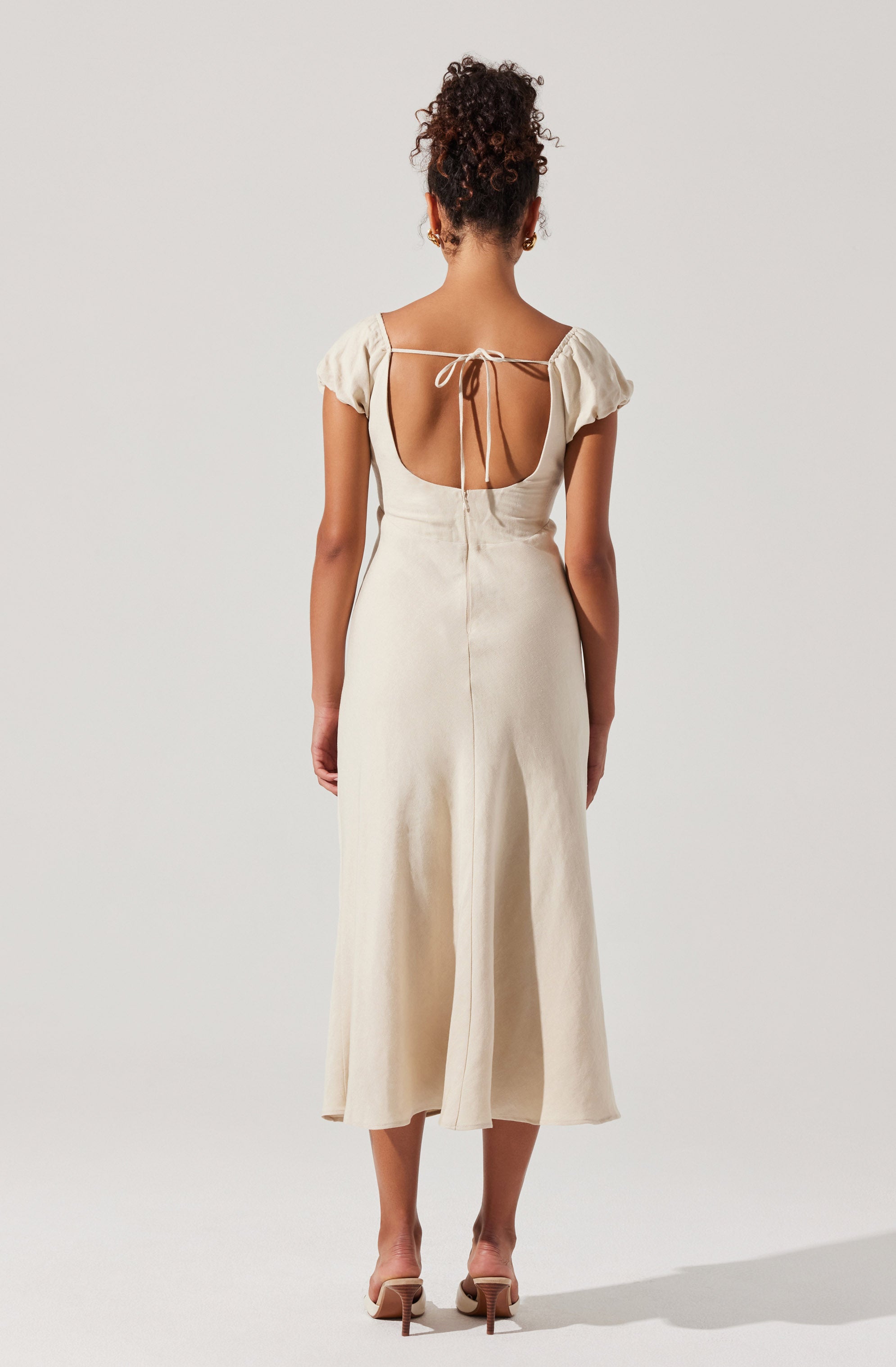 Leocadia Embroidered Puff Sleeve Midi Dress