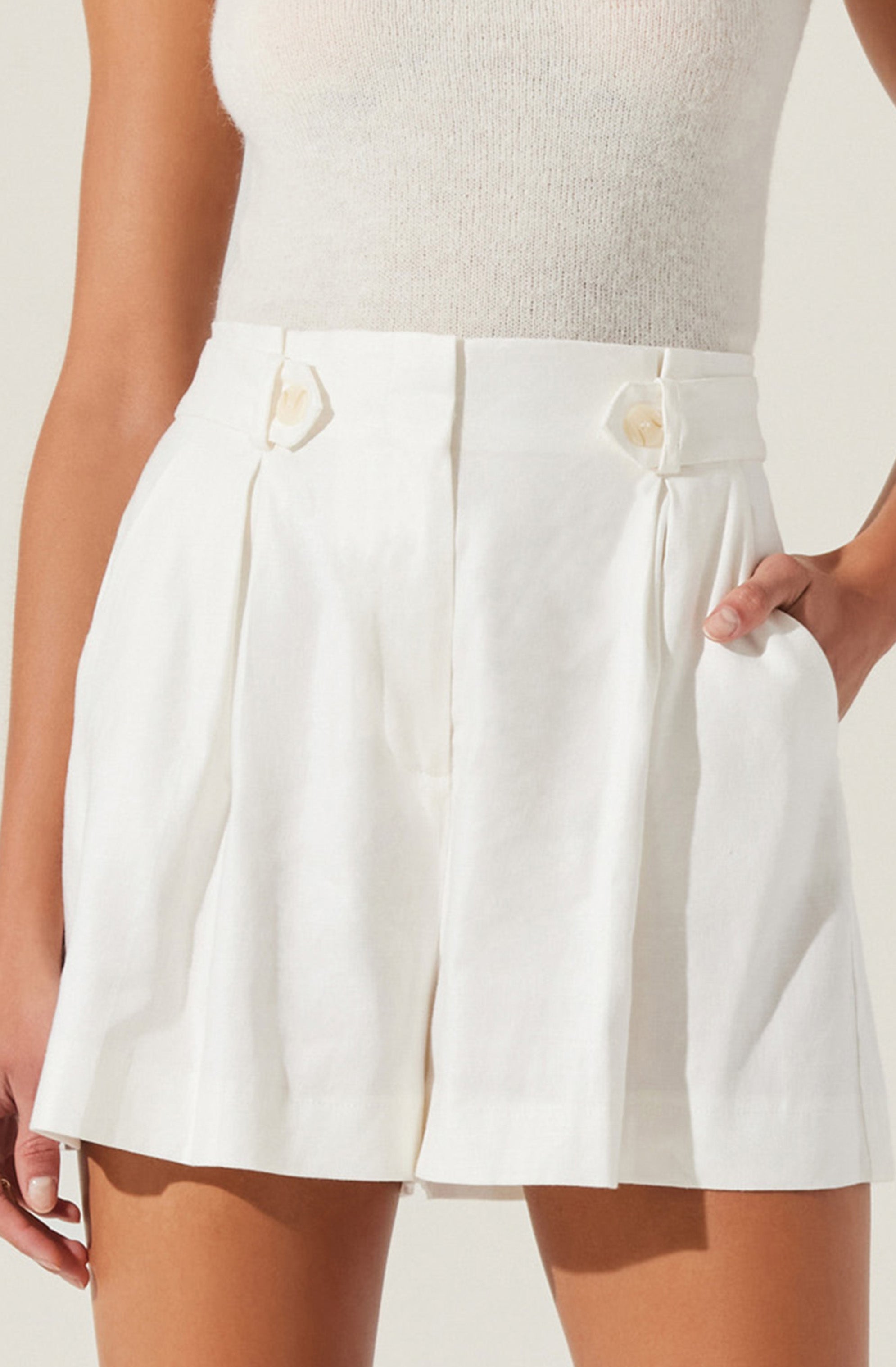 Ollie Pleated Linen Blend Shorts