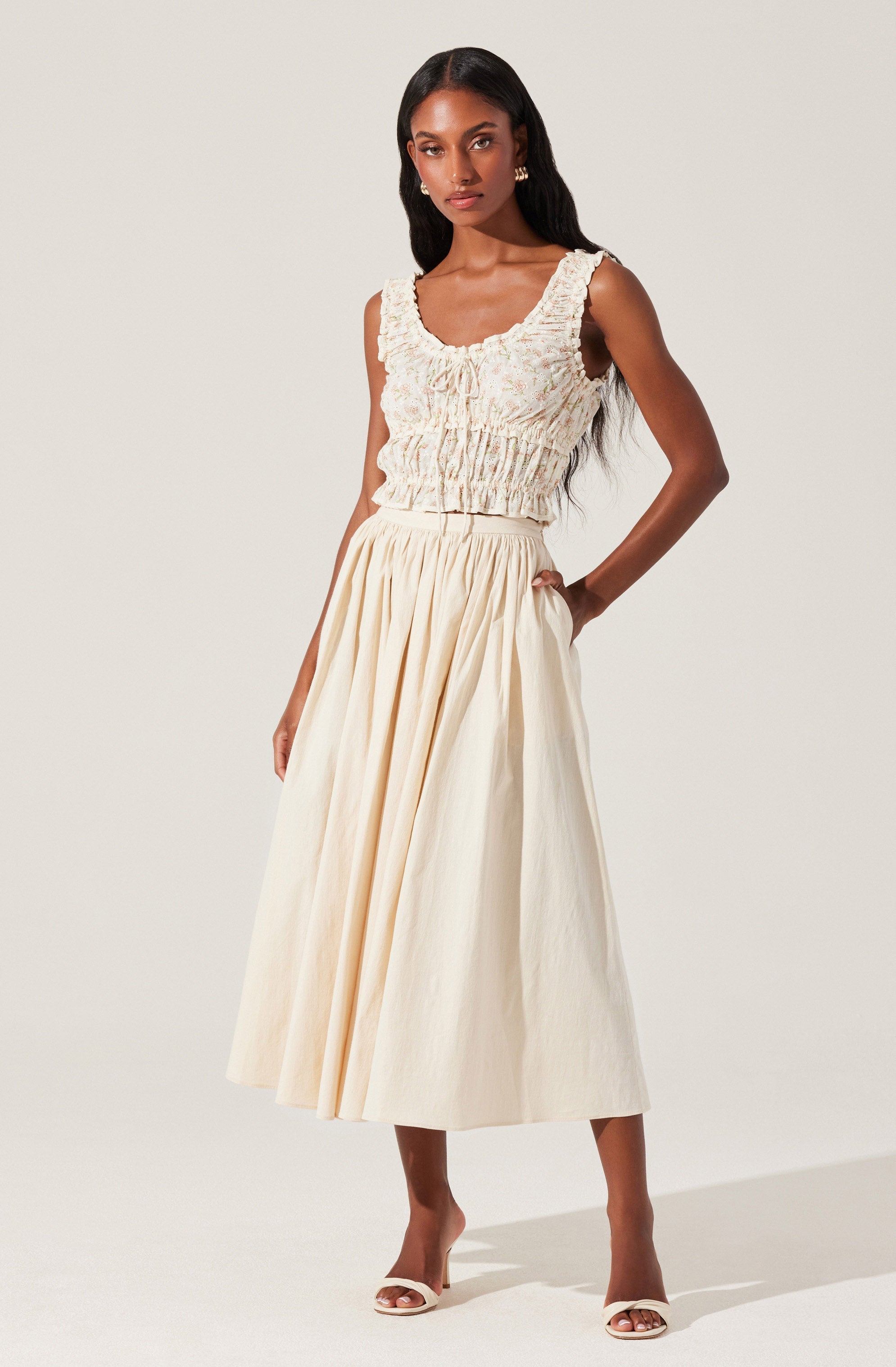 Kissel Floral Eyelet Cropped Top